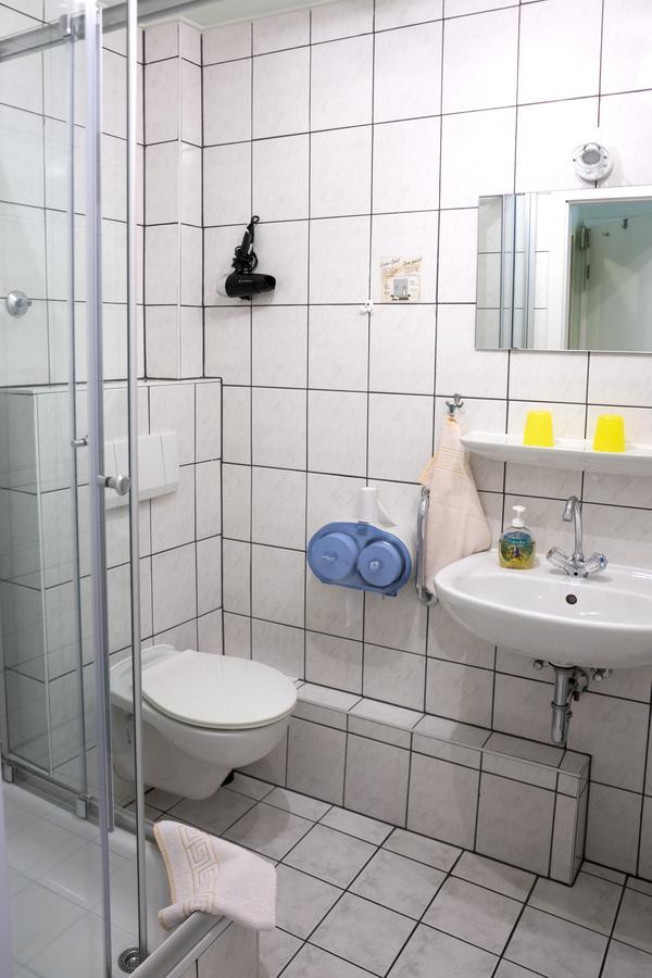 Pension Bei Schinderhannes Und Julchen Boppard Ngoại thất bức ảnh